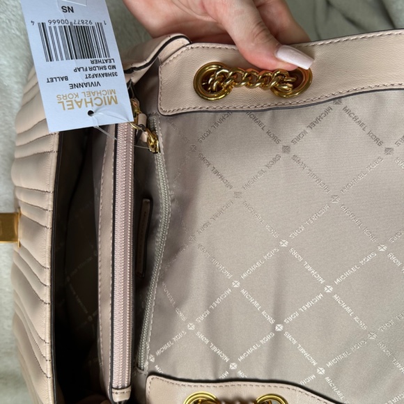 Michael Kors purse - Picture 5 of 5